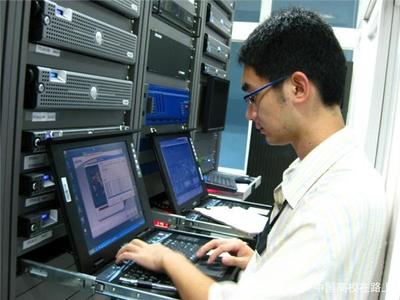 大學(xué)計算機專業(yè)就業(yè)選擇 網(wǎng)絡(luò)工程師與軟件工程師的深度解析